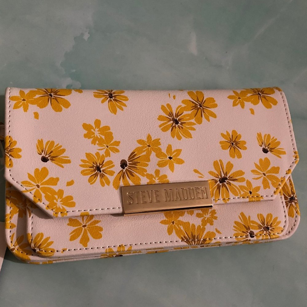 Flap Wristlet STEVE MADDEN Beautiful Yellow Floral & Functionality - Picture 5 of 16